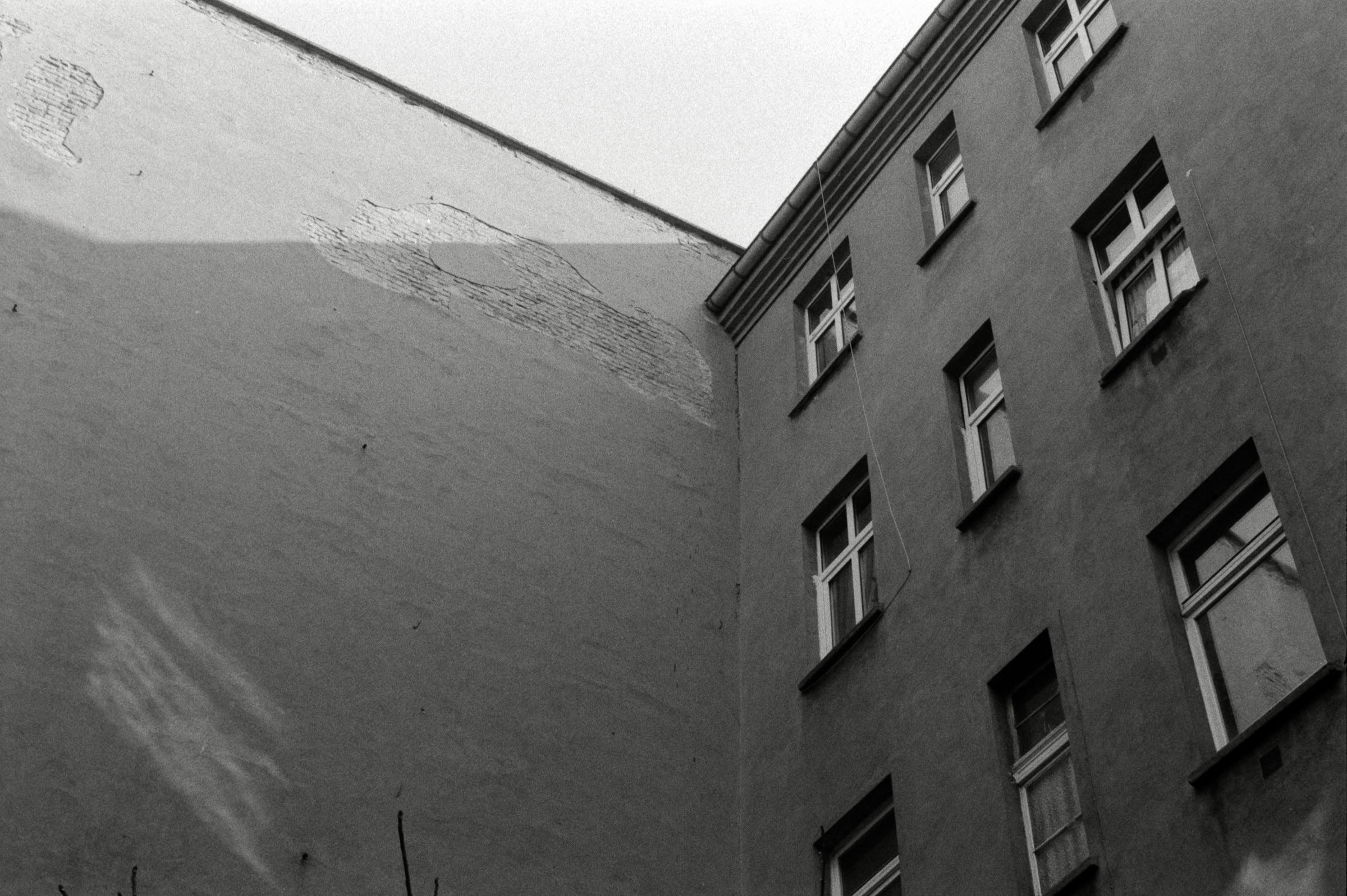 AHP F1993 03 007 sc240902 img14 NLP